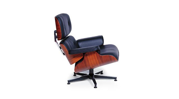 Nappali fotelek: C. EAMES 